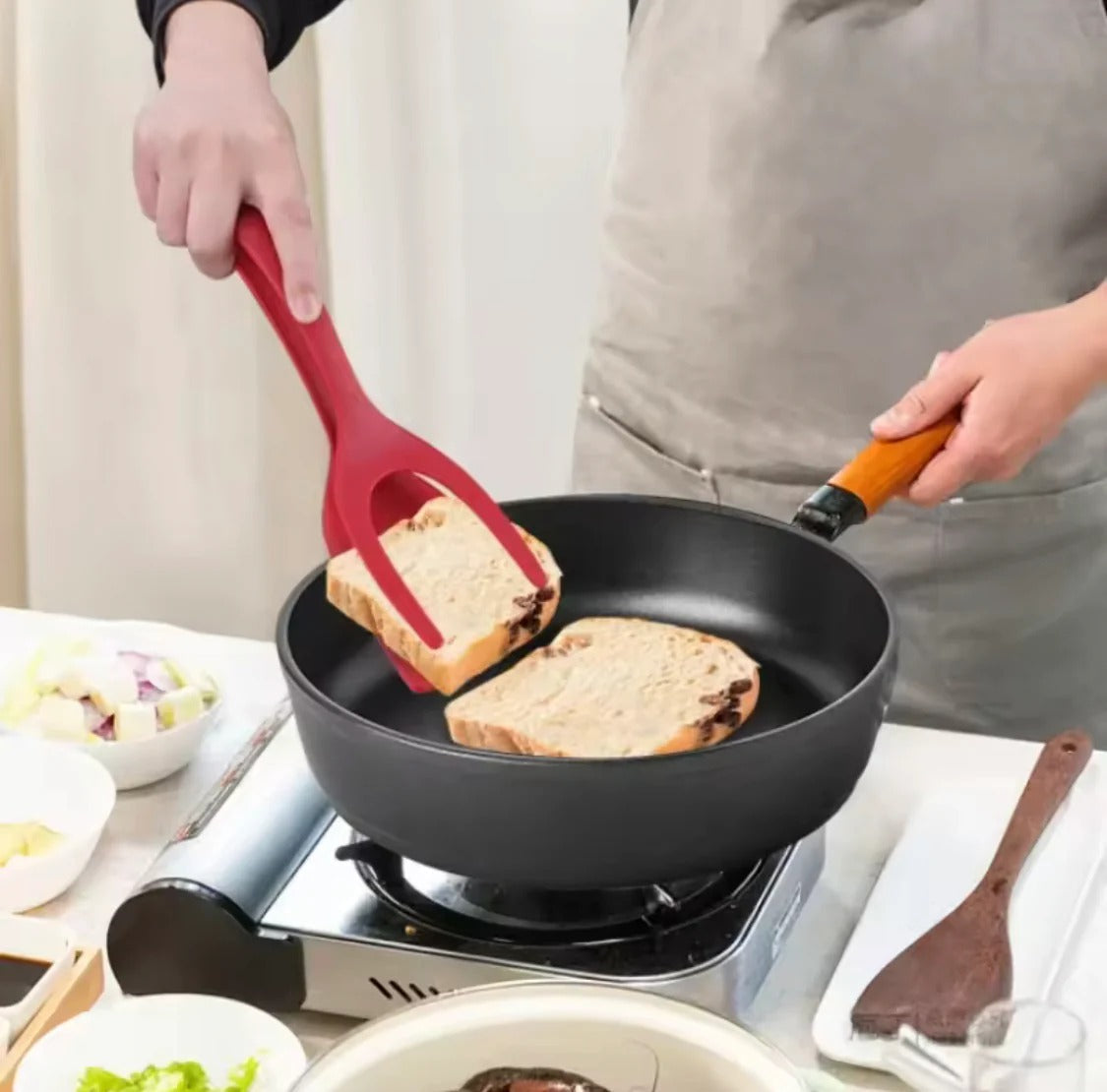 Silicone  2 in 1 grip and flip spatula tong