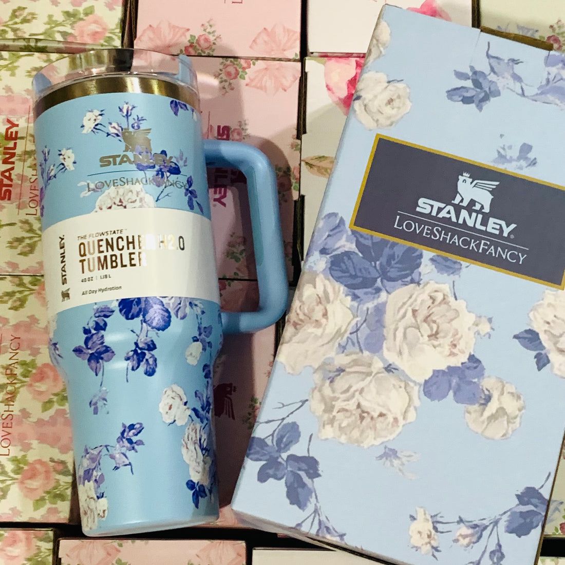🌸 STANLEY “Love the Shakes” Floral Quencher H2.0 Tumbler with Stopper (40oz / 1.18L)