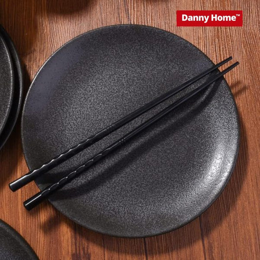 Danny Home™ 7.5" Matte Black Porcelain Flat Plate