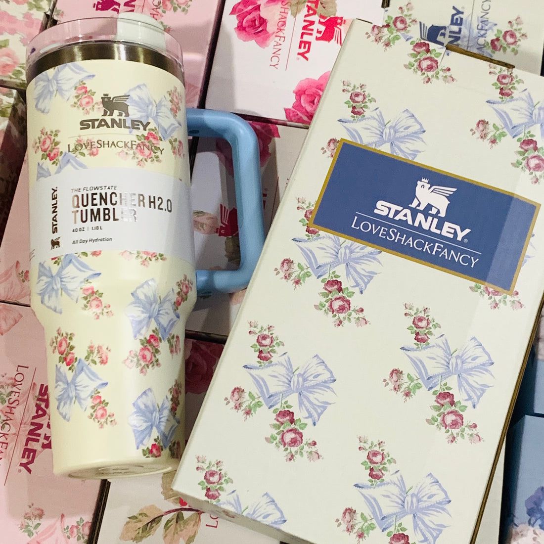 🌸 STANLEY “Love the Shakes” Floral Quencher H2.0 Tumbler with Stopper (40oz / 1.18L)