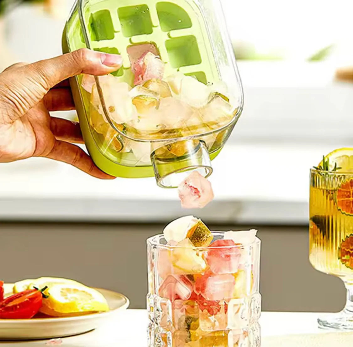 Press-Type Ice Cube Maker Bottle with Straw - My Store
