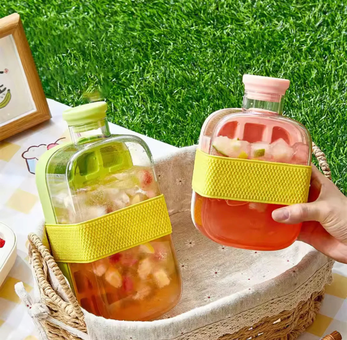 Press-Type Ice Cube Maker Bottle with Straw - My Store
